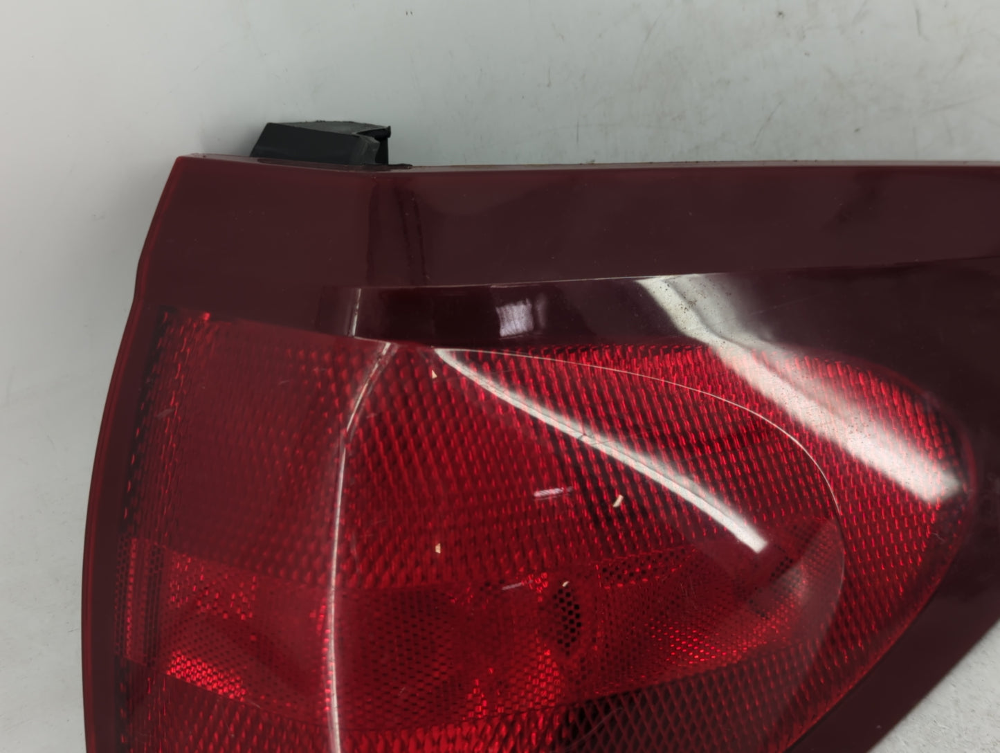 2004-2007 Buick Rendezvous Tail Light Assembly Passenger Right OEM Fits Fits 2004 2005 2006 2007 OEM Used Auto Parts - Oemus