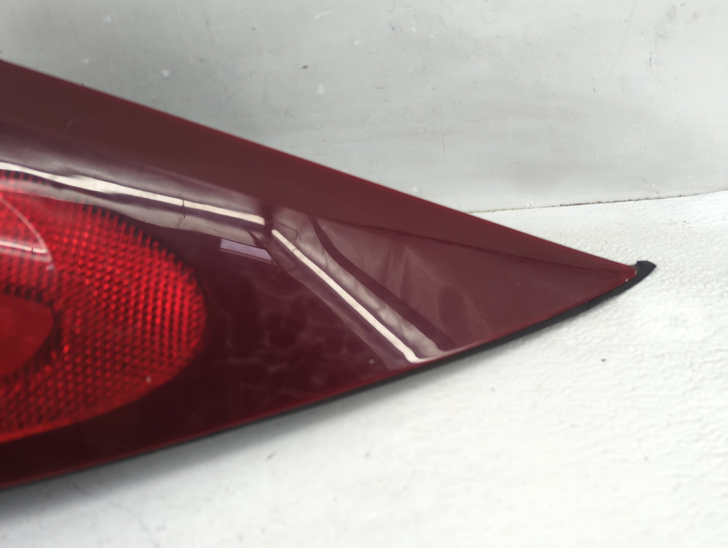 2004-2007 Buick Rendezvous Tail Light Assembly Passenger Right OEM Fits Fits 2004 2005 2006 2007 OEM Used Auto Parts - Oemus