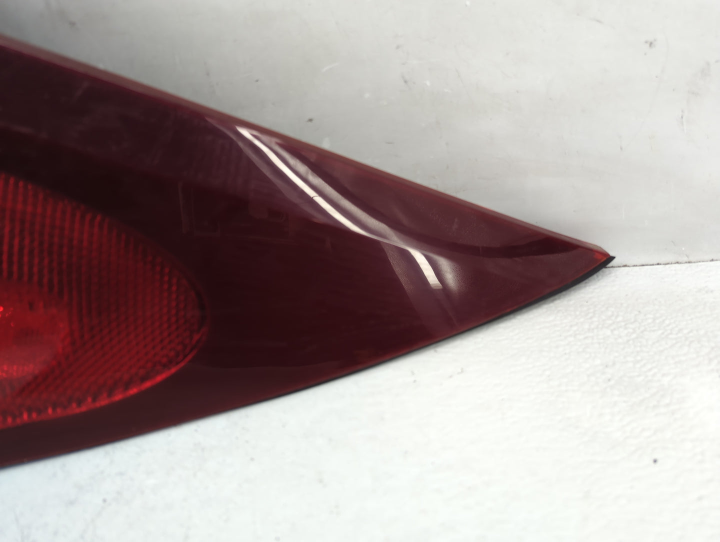 2004-2007 Buick Rendezvous Tail Light Assembly Passenger Right OEM P/N:15281032 Fits Fits 2004 2005 2006 2007 OEM Used Auto 