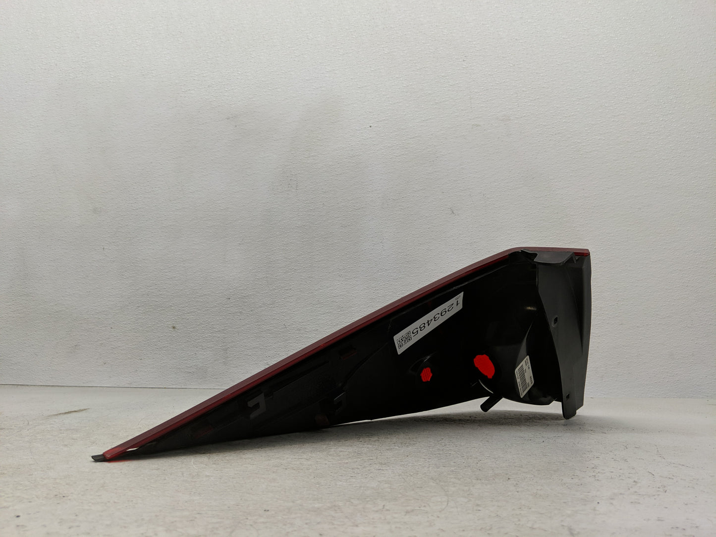 2004-2007 Buick Rendezvous Tail Light Assembly Passenger Right OEM P/N:15281032 Fits Fits 2004 2005 2006 2007 OEM Used Auto 