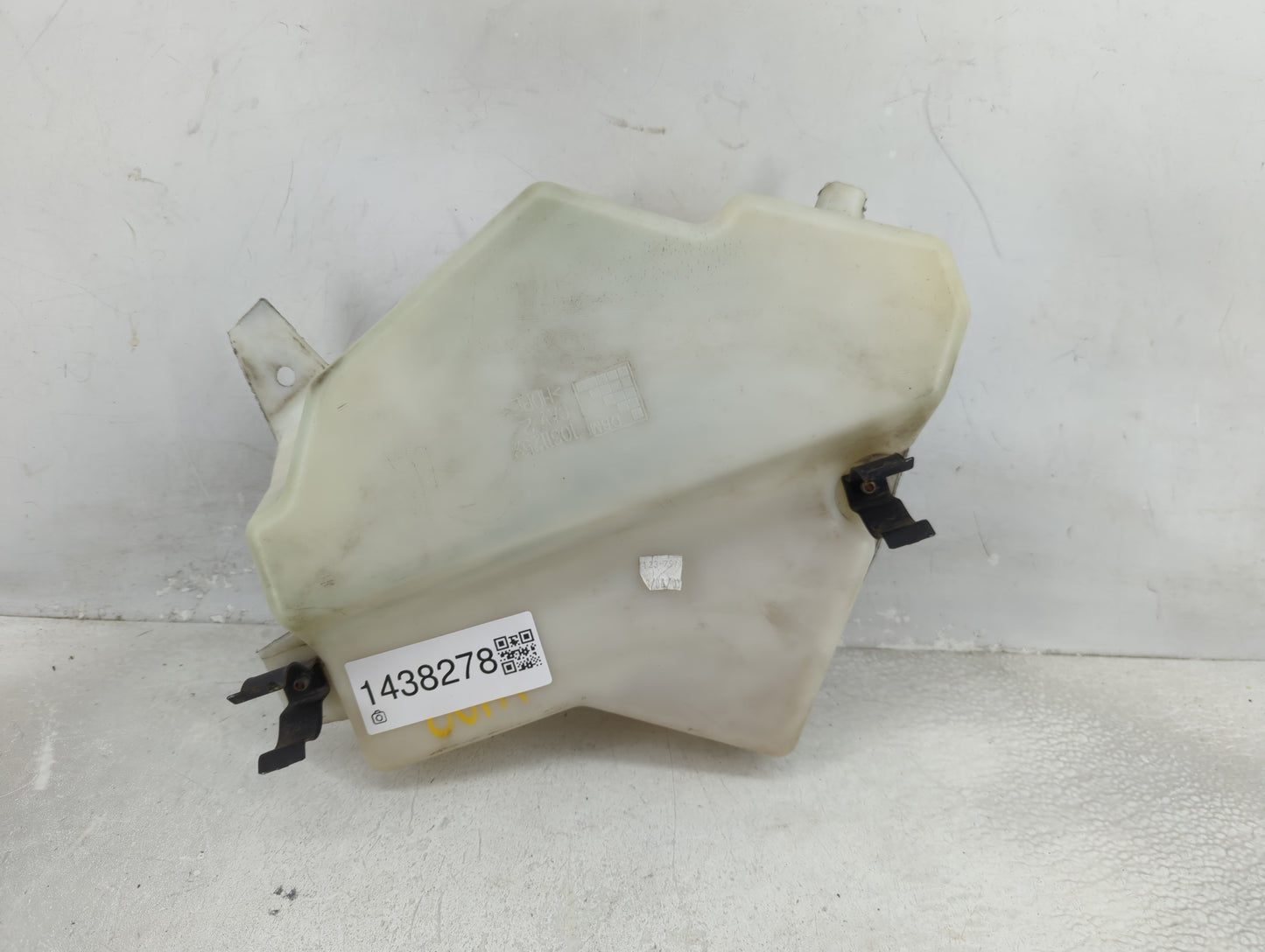 2002 Buick Rendezvous Radiator Coolant Overflow Expansion Tank Bottle 1438278 - Oemusedautoparts1.com
