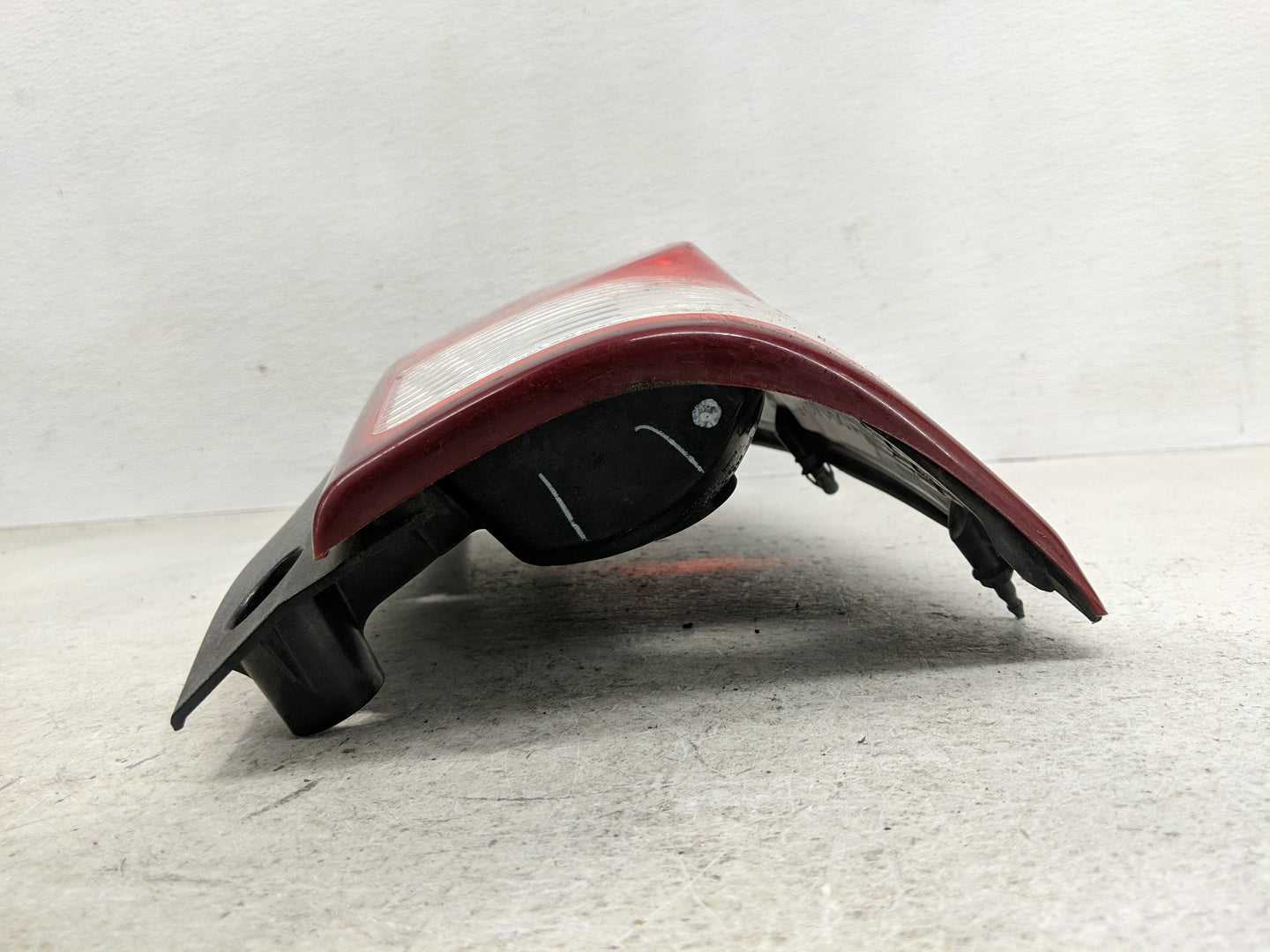 2005-2007 Buick Terraza Tail Light Assembly Passenger Right OEM Fits Fits 2005 2006 2007 2008 2009 OEM Used Auto Parts - Oem
