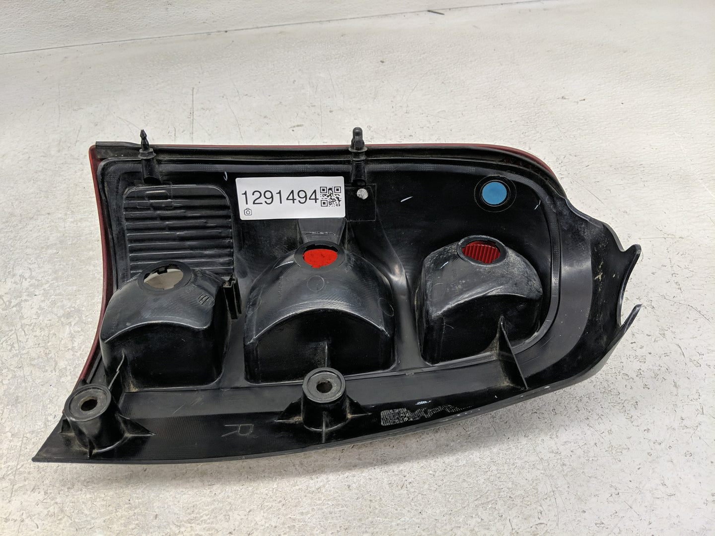 2005-2007 Buick Terraza Tail Light Assembly Passenger Right OEM Fits Fits 2005 2006 2007 2008 2009 OEM Used Auto Parts - Oem