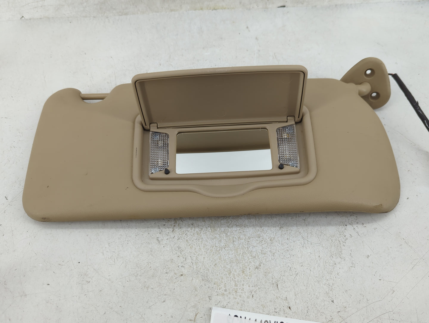 2003-2007 Cadillac Cts Sun Visor Shade Replacement Passenger Right Mirror Fits Fits 2003 2004 2005 2006 2007 OEM Used Auto P