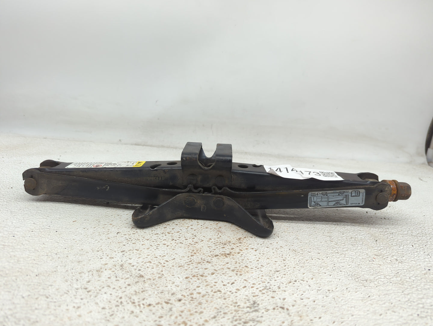 2007 Cadillac Cts Spare Scissor Car Jack 1414173 - Oemusedautoparts1.com