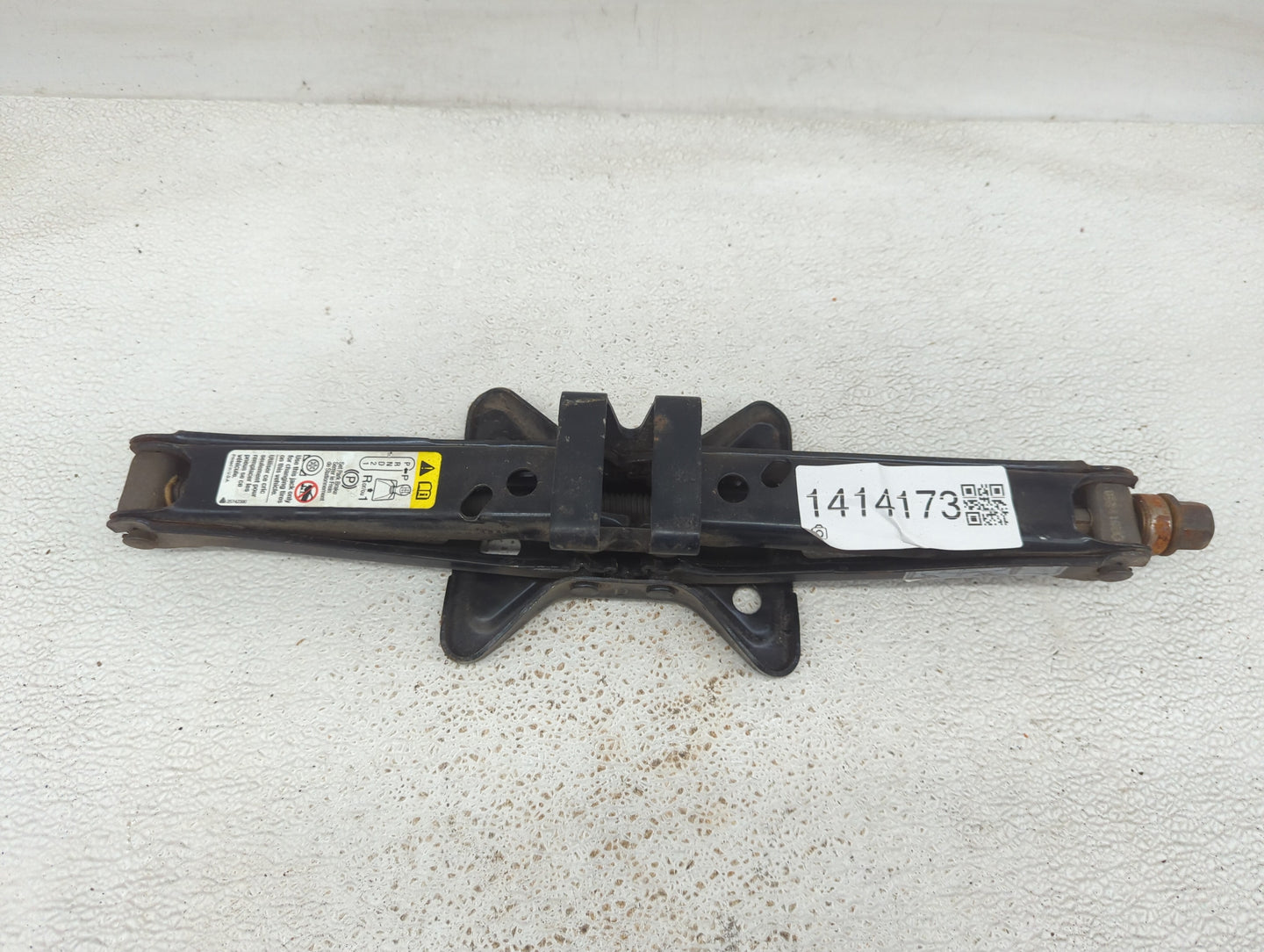 2007 Cadillac Cts Spare Scissor Car Jack 1414173 - Oemusedautoparts1.com