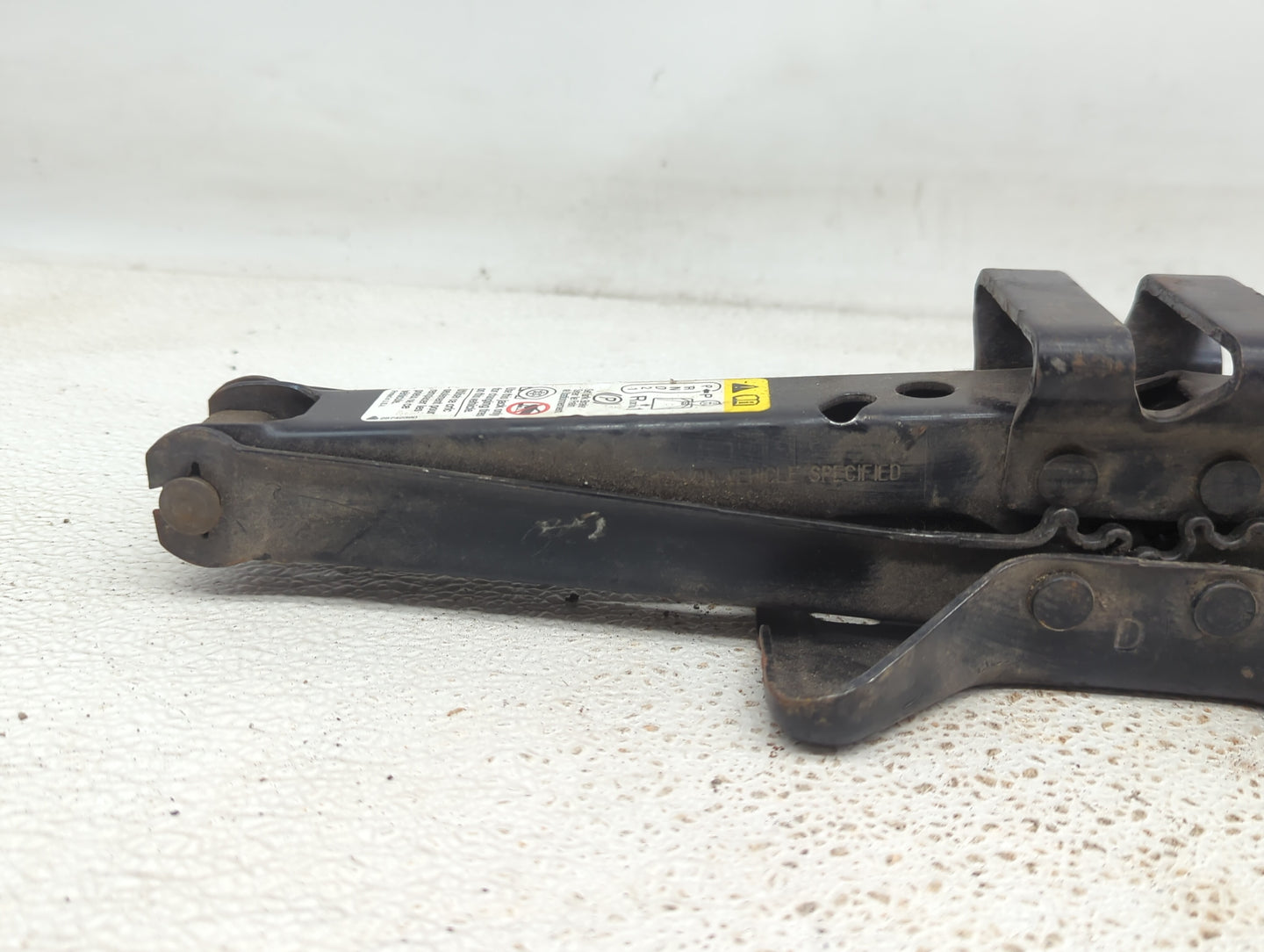 2007 Cadillac Cts Spare Scissor Car Jack - Oemusedautoparts1.com