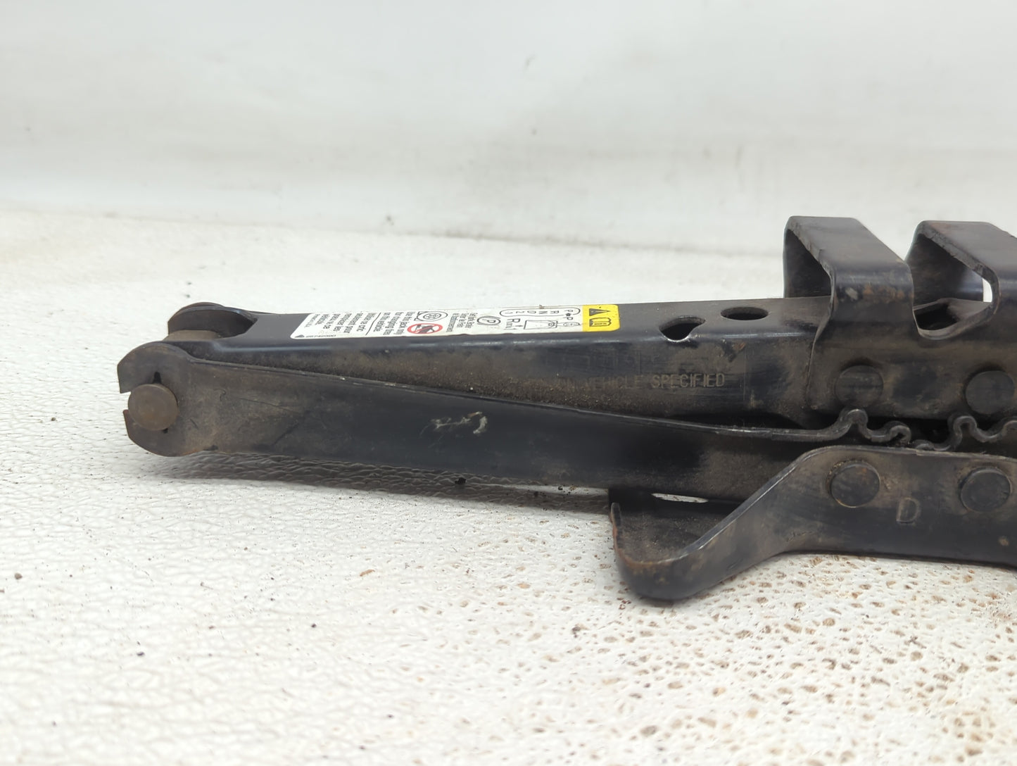 2007 Cadillac Cts Spare Scissor Car Jack - Oemusedautoparts1.com