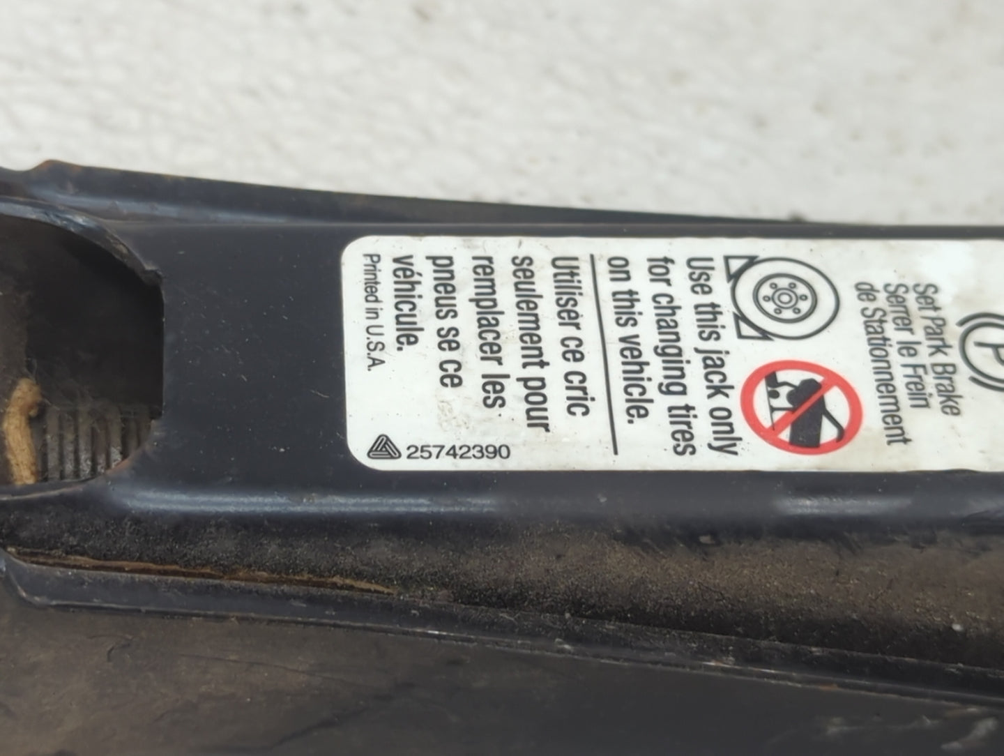 2007 Cadillac Cts Spare Scissor Car Jack - Oemusedautoparts1.com