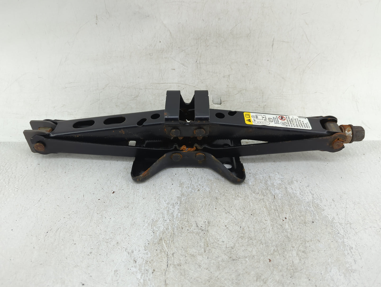 2007 Cadillac Cts Spare Scissor Car Jack - Oemusedautoparts1.com