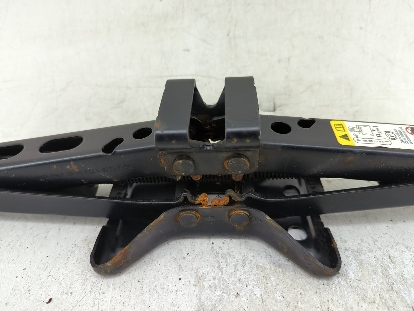 2007 Cadillac Cts Spare Scissor Car Jack - Oemusedautoparts1.com