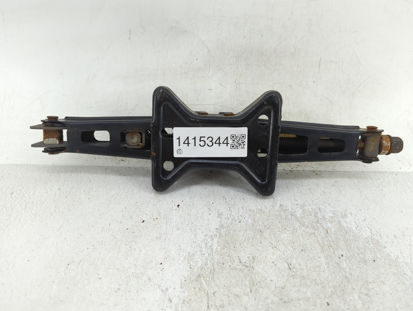 2007 Cadillac Cts Spare Scissor Car Jack - Oemusedautoparts1.com