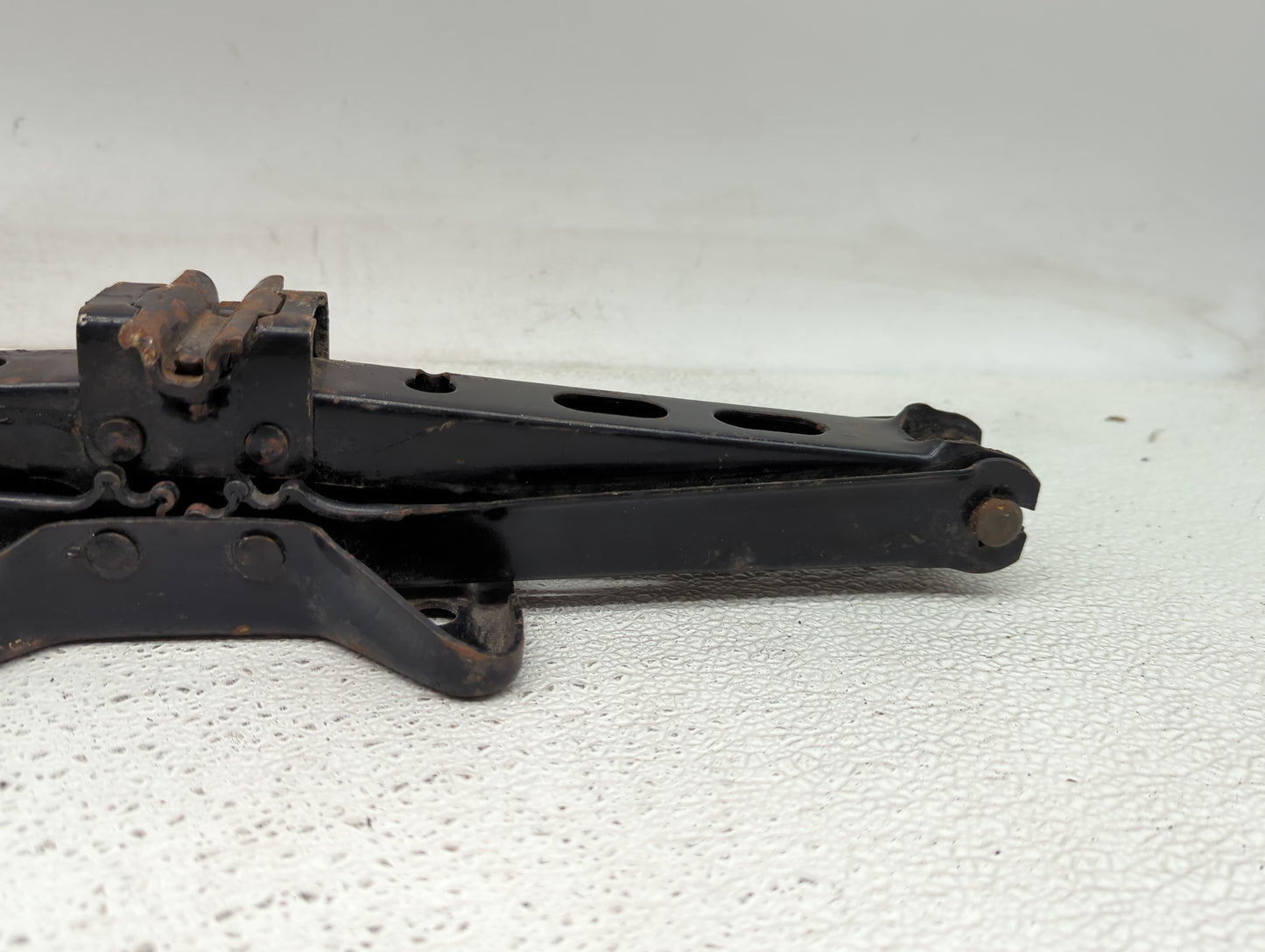 2007 Cadillac Cts Spare Scissor Car Jack - Oemusedautoparts1.com