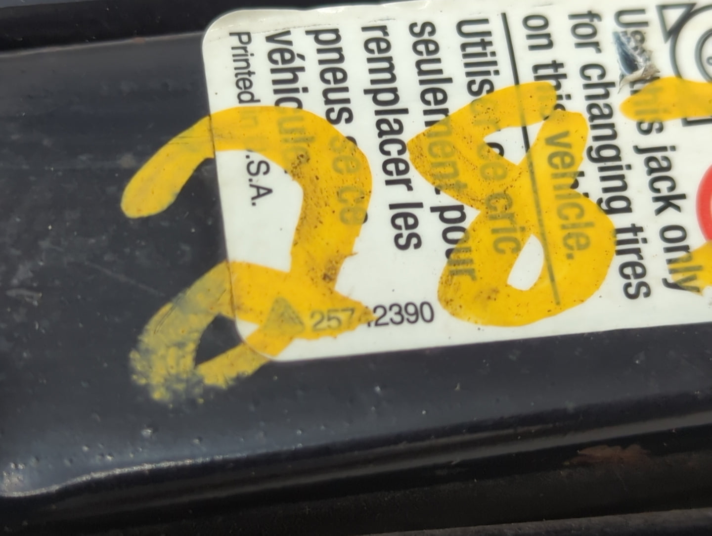 2007 Cadillac Cts Spare Scissor Car Jack 1415685 - Oemusedautoparts1.com