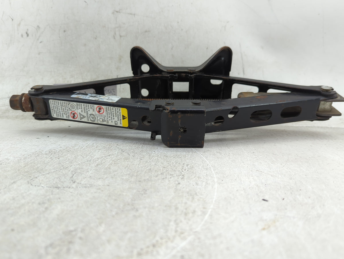 2007 Cadillac Cts Spare Scissor Car Jack 1431741 - Oemusedautoparts1.com