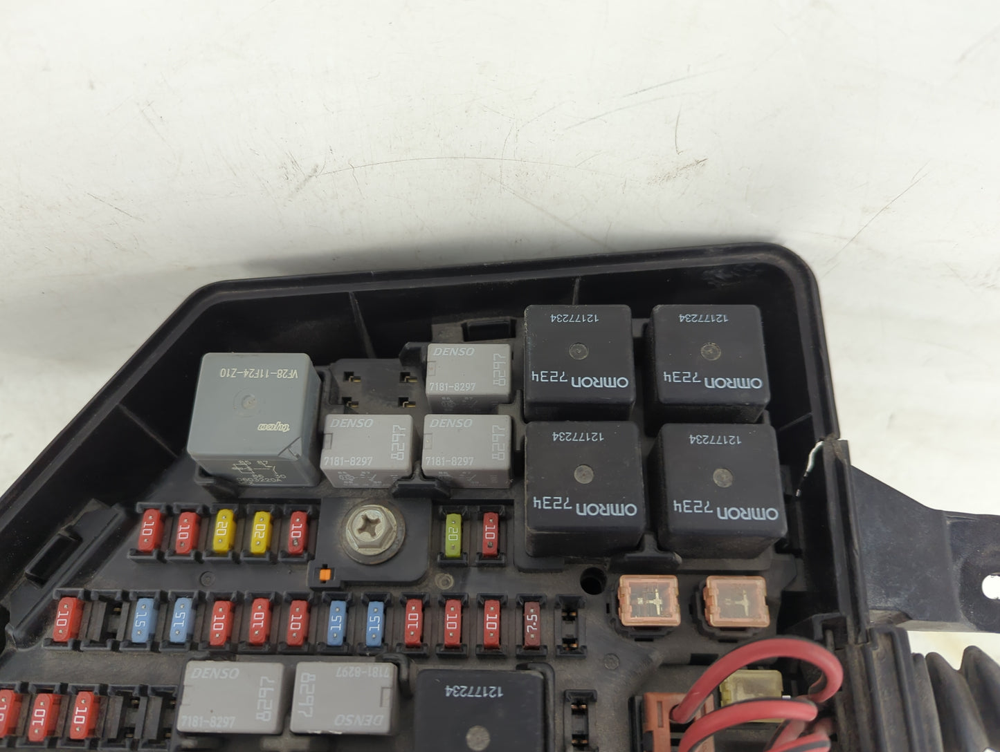 2004-2007 Cadillac Cts Fusebox Fuse Box Panel Relay Module Fits Fits 2004 2005 2006 2007 OEM Used Auto Parts - Oemusedautopa