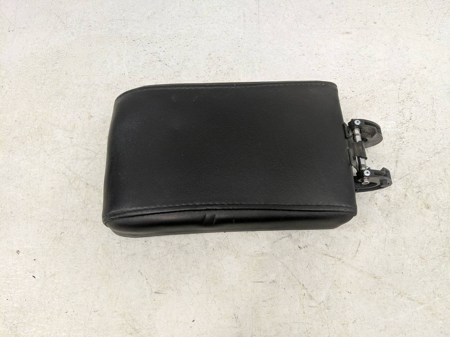 2007 Cadillac Cts Center Console Armrest Cover Lid Fits OEM Used Auto Parts - Oemusedautoparts1.com