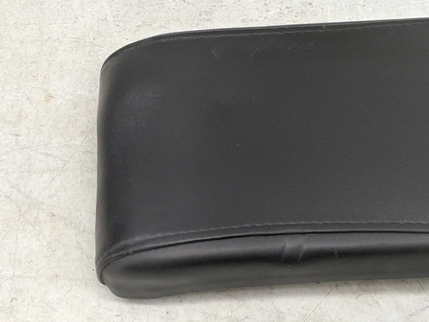 2007 Cadillac Cts Center Console Armrest Cover Lid Fits OEM Used Auto Parts - Oemusedautoparts1.com