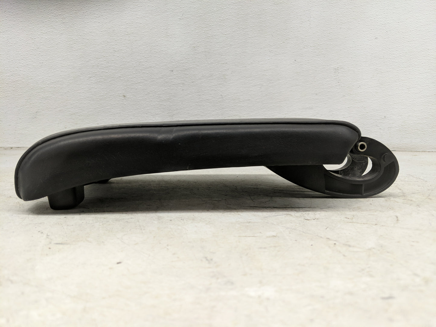 2007 Cadillac Cts Center Console Armrest Cover Lid Fits OEM Used Auto Parts - Oemusedautoparts1.com