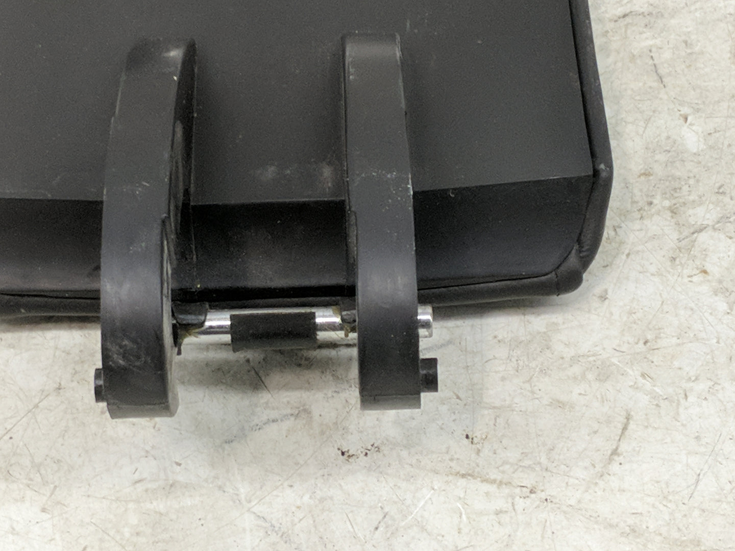 2007 Cadillac Cts Center Console Armrest Cover Lid Fits OEM Used Auto Parts - Oemusedautoparts1.com