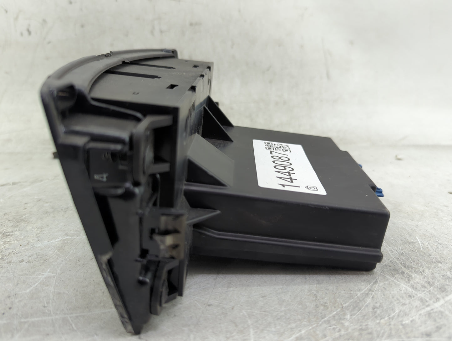 2007 Cadillac Cts Climate Control Module Temperature AC/Heater Replacement P/N:15861856 Fits OEM Used Auto Parts - Oemusedau