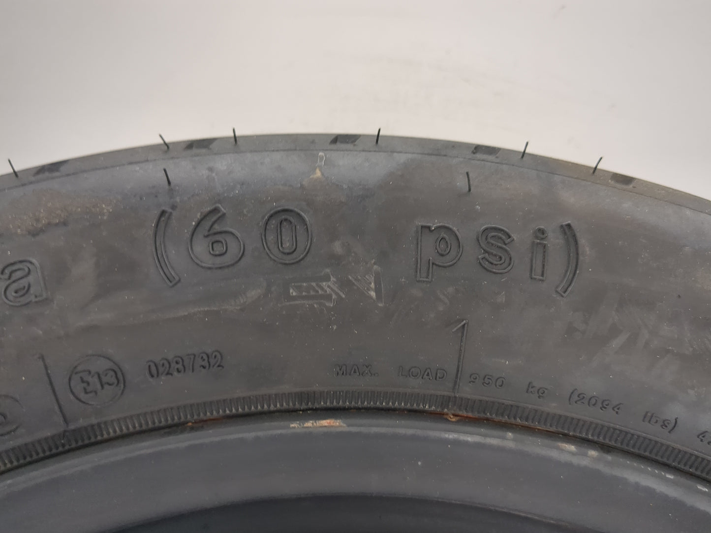 2003-2007 Cadillac Cts Spare Donut Tire Wheel Rim Oem 1462426 - Oemusedautoparts1.com