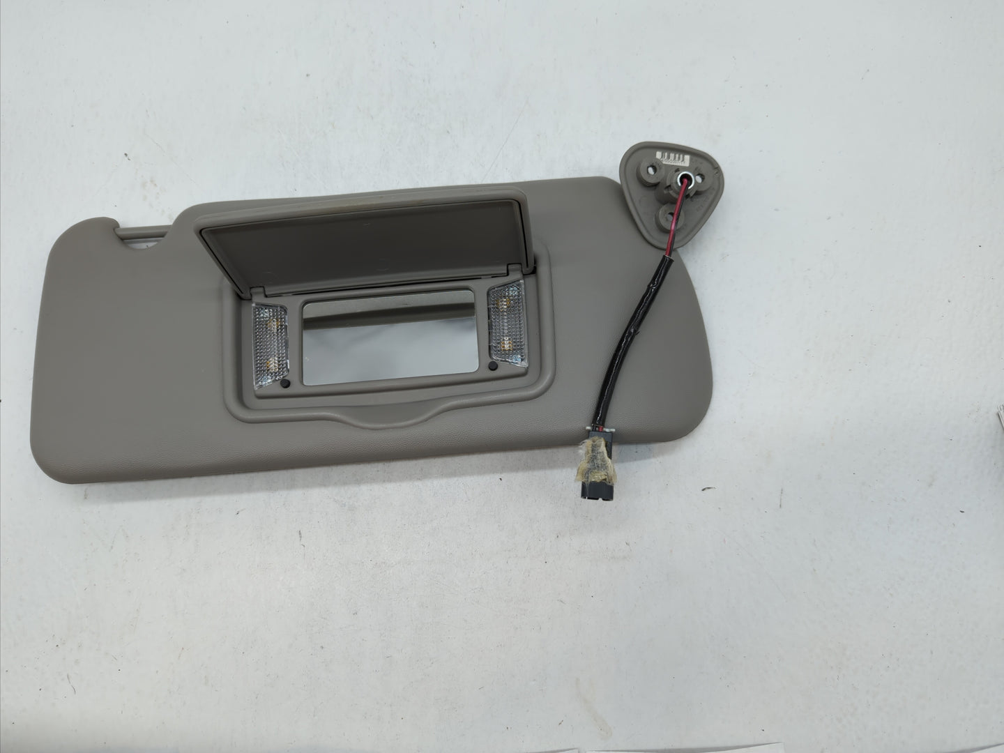 2003-2007 Cadillac Cts Sun Visor Shade Replacement Passenger Right Mirror Fits Fits 2003 2004 2005 2006 2007 OEM Used Auto P
