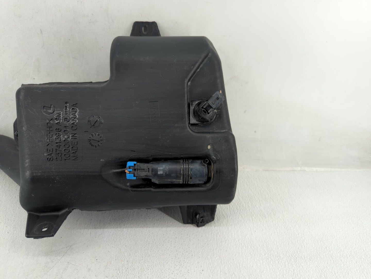 2003-2007 Cadillac Cts Windshield Washer Fluid Reservoir Bottle Oem - Oemusedautoparts1.com