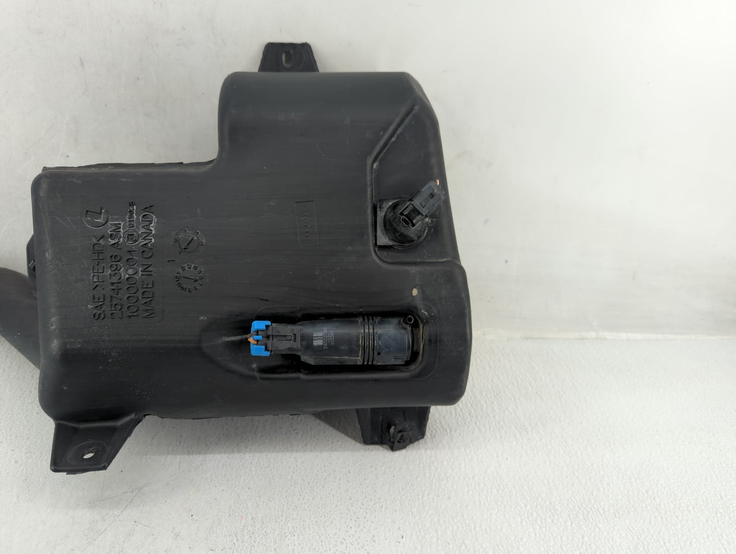 2003-2007 Cadillac Cts Windshield Washer Fluid Reservoir Bottle Oem - Oemusedautoparts1.com