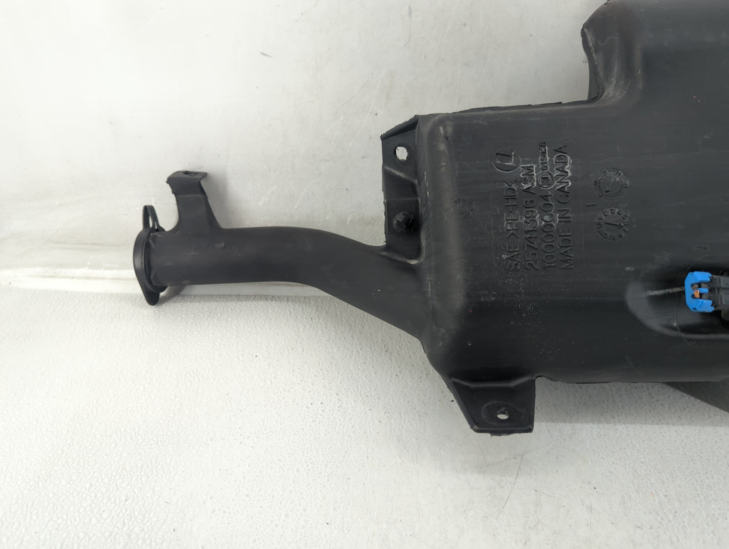 2003-2007 Cadillac Cts Windshield Washer Fluid Reservoir Bottle Oem - Oemusedautoparts1.com
