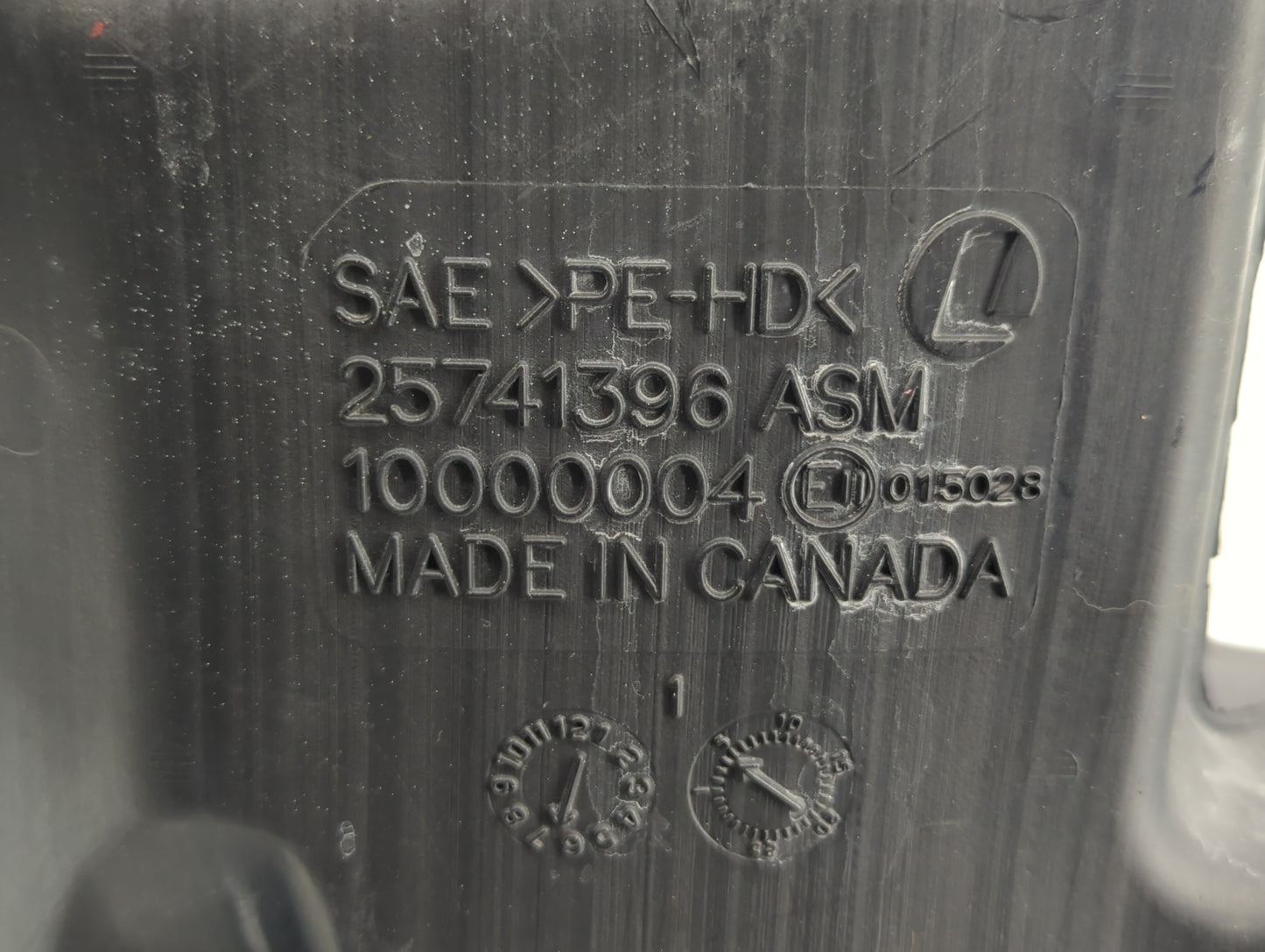 2003-2007 Cadillac Cts Windshield Washer Fluid Reservoir Bottle Oem - Oemusedautoparts1.com