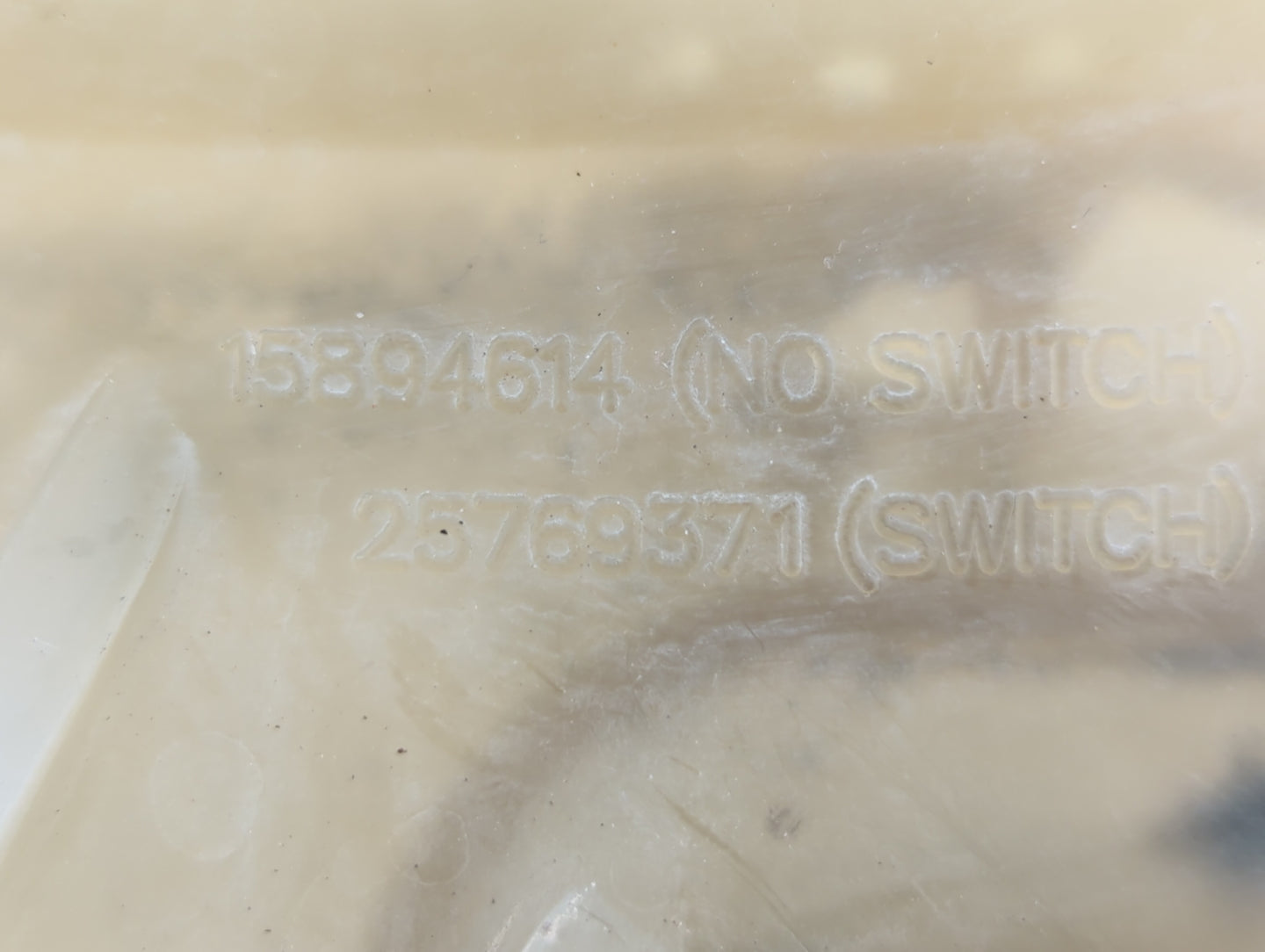 2003-2007 Cadillac Cts Windshield Washer Fluid Reservoir Bottle Oem - Oemusedautoparts1.com