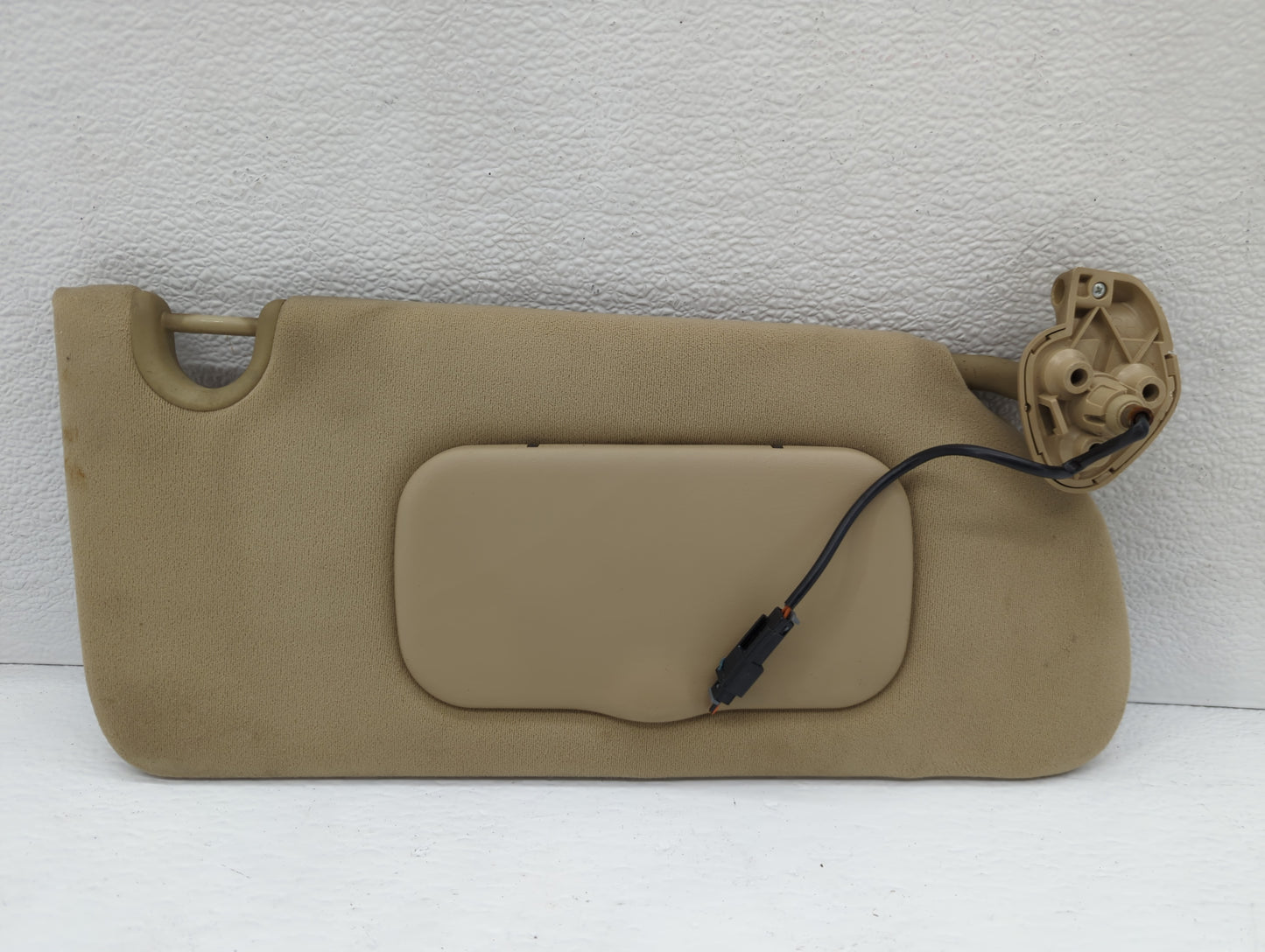 2006-2007 Cadillac Dts Sun Visor Shade Replacement Passenger Right Mirror Fits Fits 2006 2007 OEM Used Auto Parts - Oemuseda