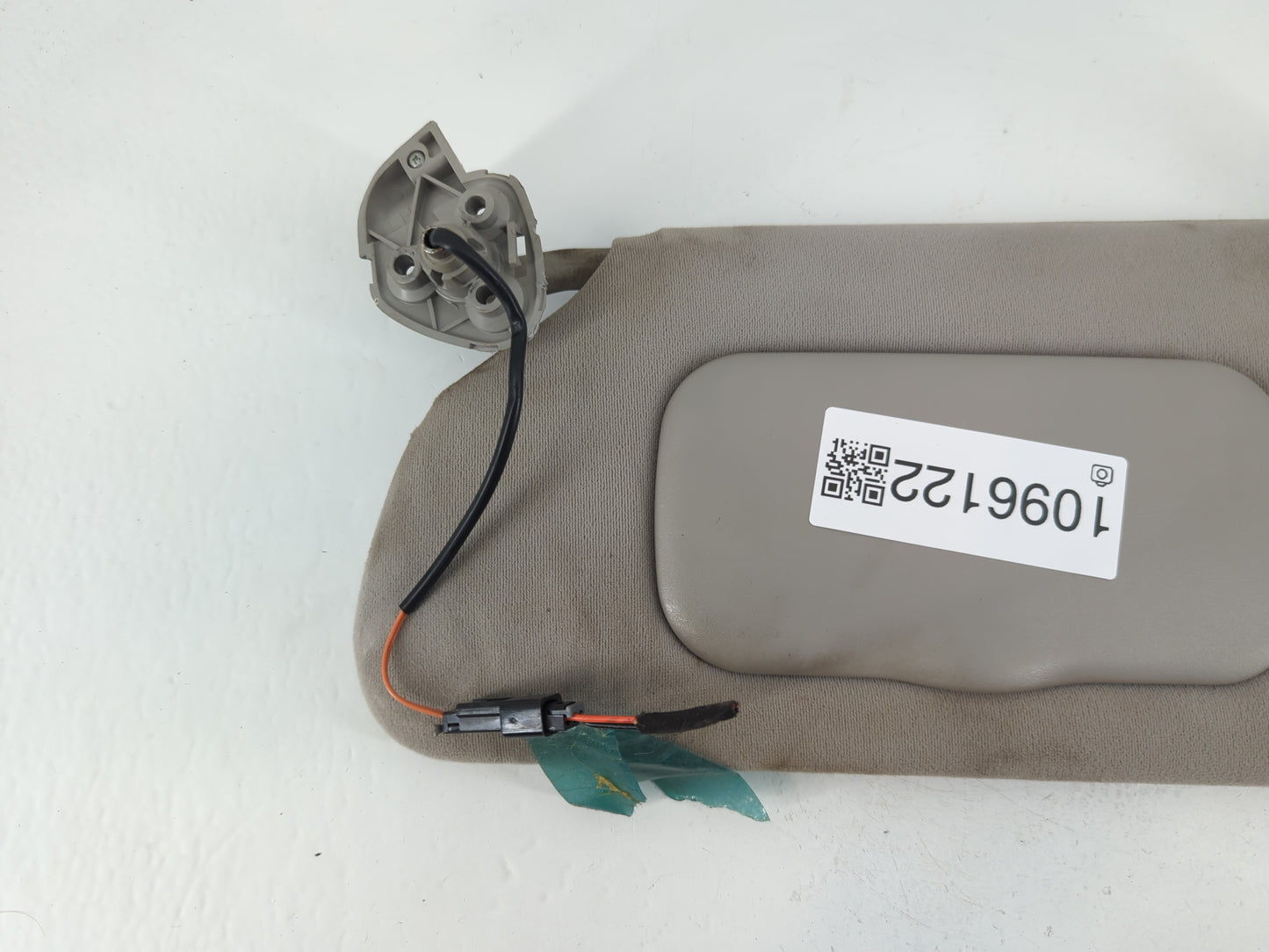 2006-2007 Cadillac Dts Sun Visor Shade Replacement Driver Left Mirror Fits Fits 2006 2007 OEM Used Auto Parts - Oemusedautop