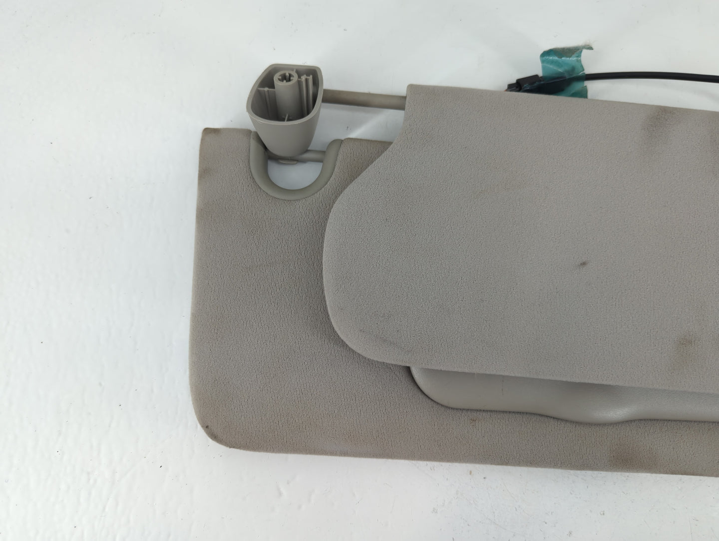 2006-2007 Cadillac Dts Sun Visor Shade Replacement Passenger Right Mirror Fits Fits 2006 2007 OEM Used Auto Parts - Oemuseda