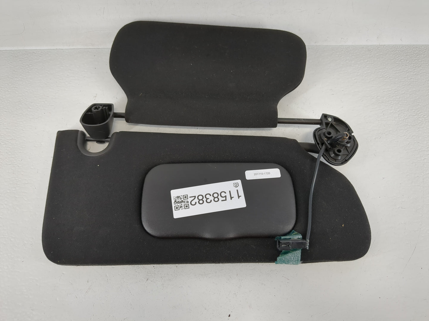2006-2007 Cadillac Dts Sun Visor Shade Replacement Passenger Right Mirror Fits Fits 2006 2007 OEM Used Auto Parts - Oemuseda