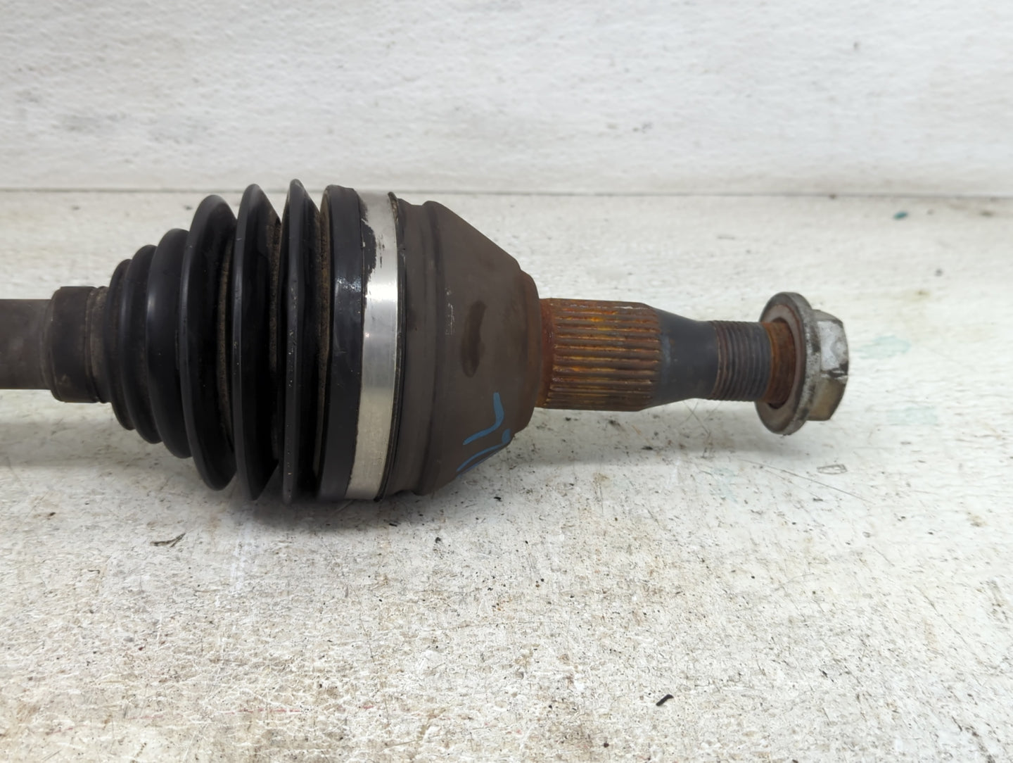 2006-2011 Cadillac Dts Axle Shaft Front Driver Cv C/v - Oemusedautoparts1.com