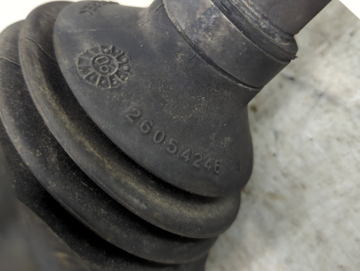 2006-2011 Cadillac Dts Axle Shaft Front Driver Cv C/v - Oemusedautoparts1.com