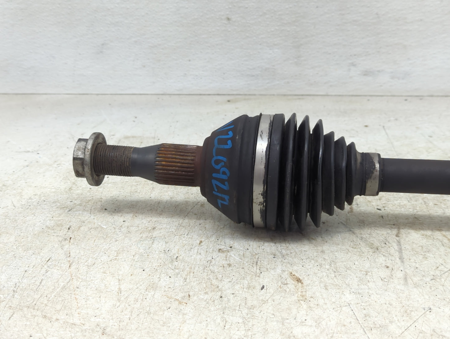 2006-2011 Cadillac Dts Axle Shaft Front Passenger Cv C/v - Oemusedautoparts1.com