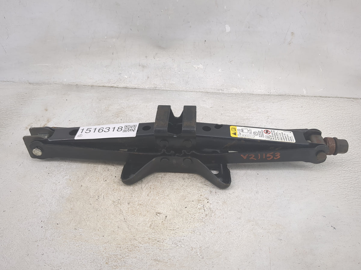 2007 Cadillac Dts Spare Scissor Car Jack 1516318 - Oemusedautoparts1.com