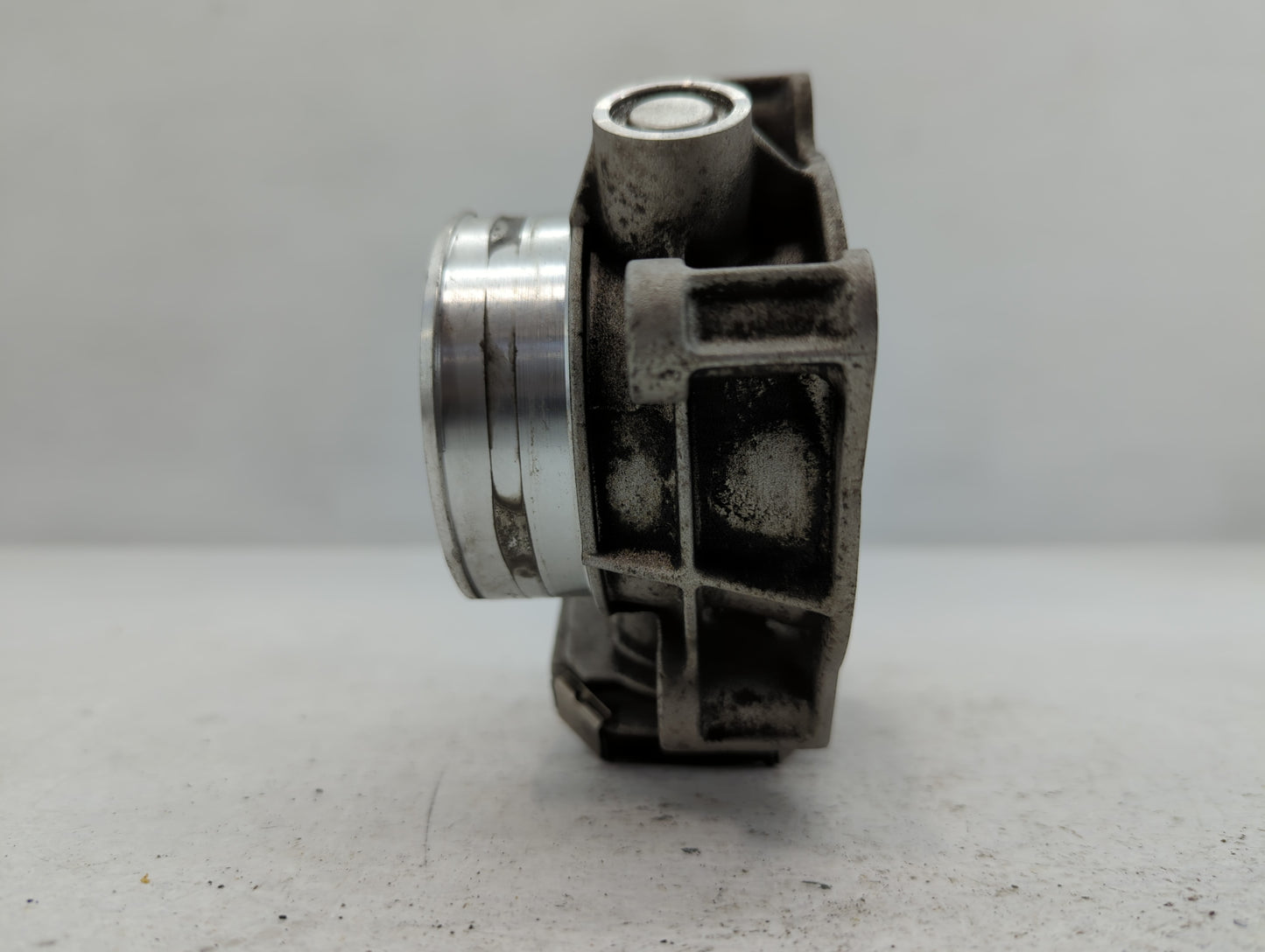 2007 Cadillac Dts Throttle Body P/N:RME87 RME87-2B 5495 Fits OEM Used Auto Parts - Oemusedautoparts1.com