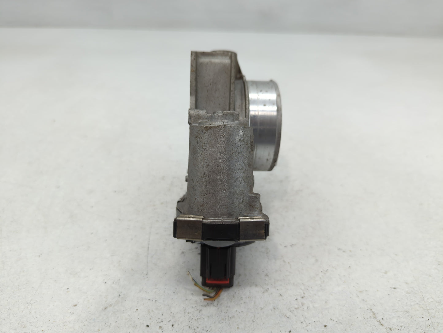 2007 Cadillac Dts Throttle Body P/N:RME87 RME87-2B 5495 Fits OEM Used Auto Parts - Oemusedautoparts1.com