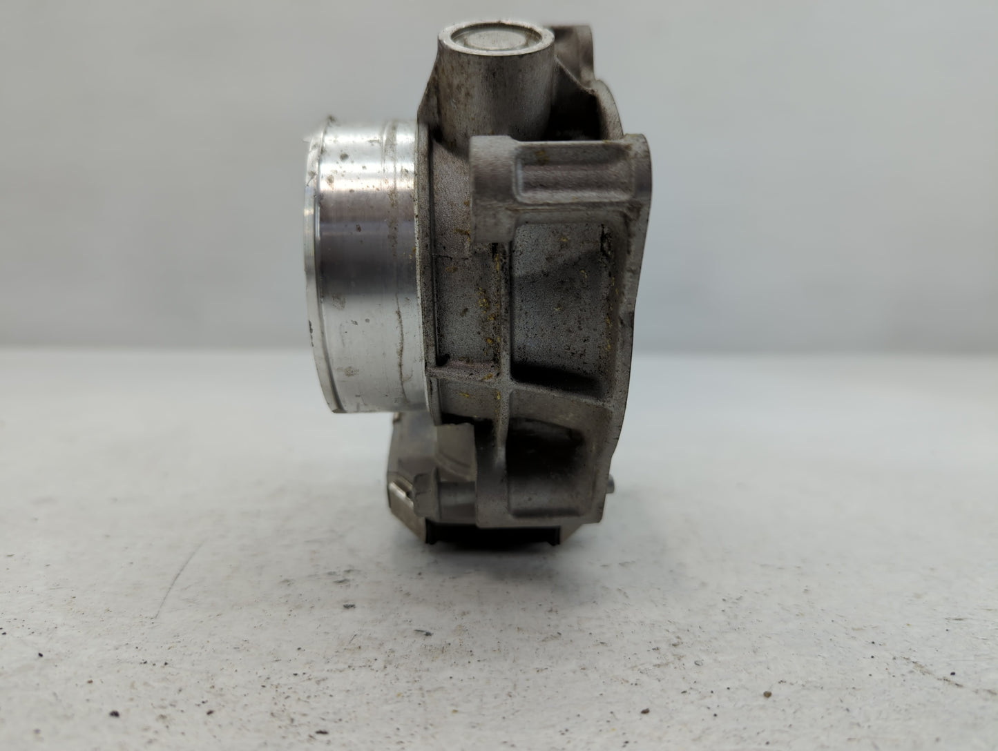 2007 Cadillac Dts Throttle Body P/N:RME87 RME87-2B 5495 Fits OEM Used Auto Parts - Oemusedautoparts1.com