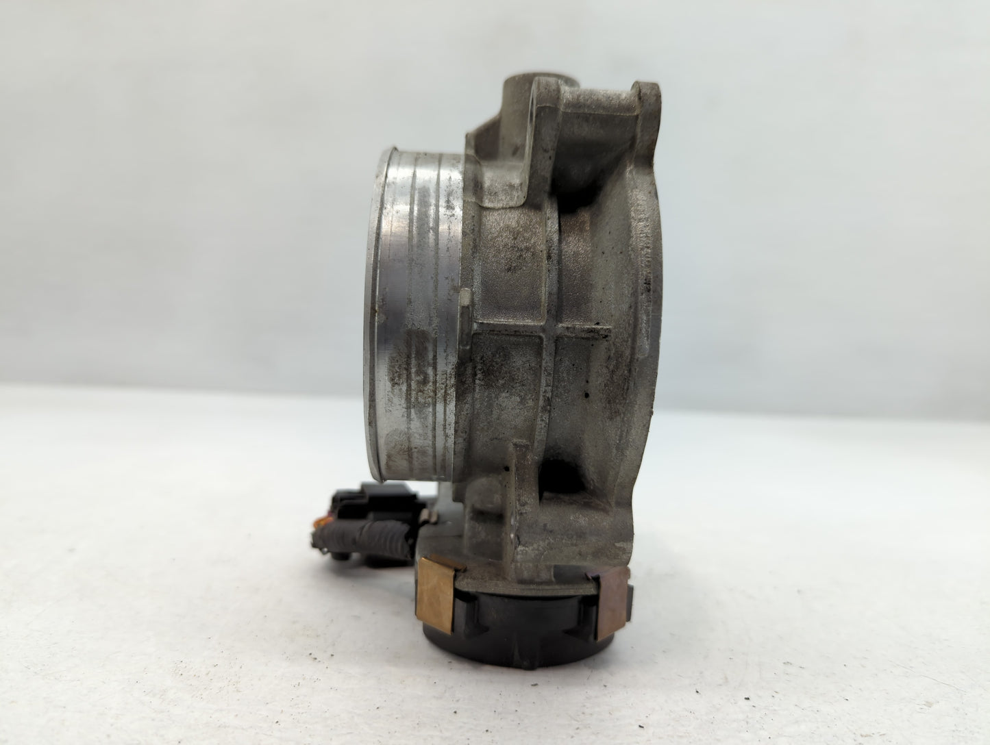 2007 Cadillac Dts Throttle Body P/N:RME87 RME87-2B 5495 Fits OEM Used Auto Parts - Oemusedautoparts1.com
