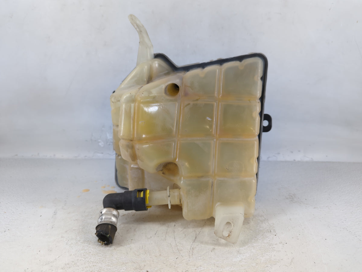 2006-2011 Cadillac Dts Radiator Coolant Overflow Expansion Tank Bottle 745060 - Oemusedautoparts1.com