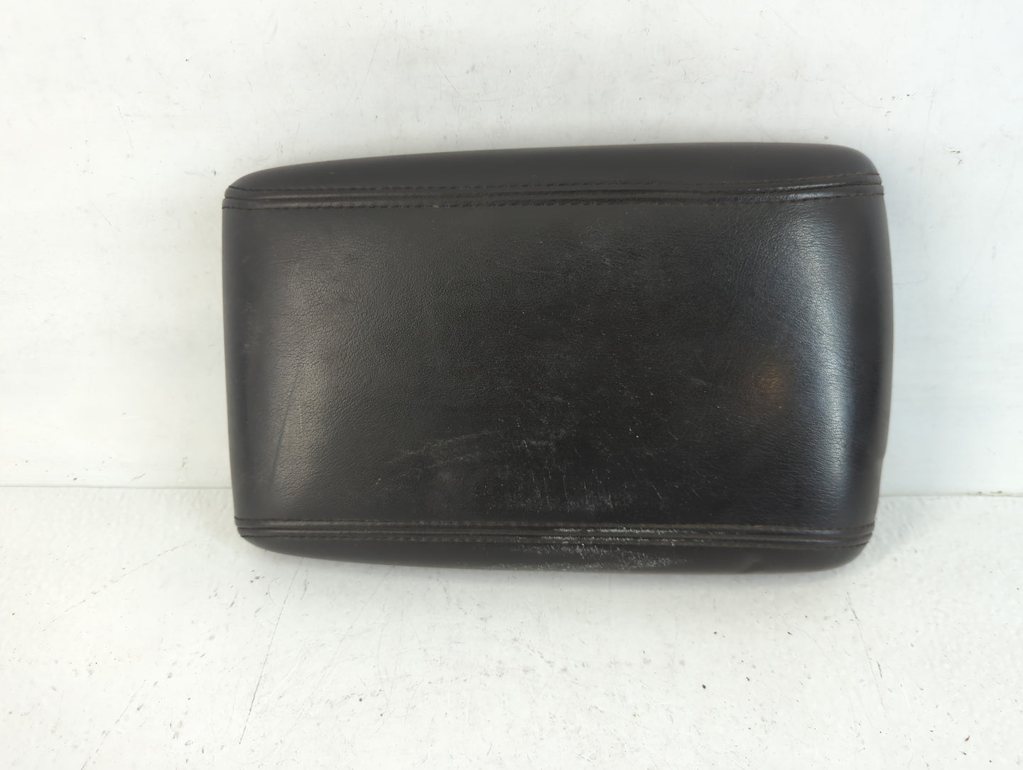 2007 Cadillac Dts Center Console Armrest Cover Lid Fits OEM Used Auto Parts - Oemusedautoparts1.com