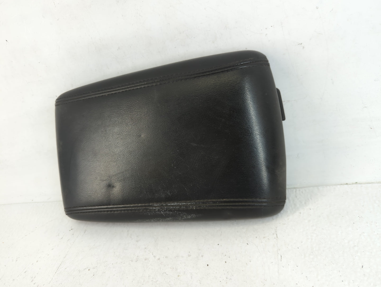 2007 Cadillac Dts Center Console Armrest Cover Lid Fits OEM Used Auto Parts - Oemusedautoparts1.com