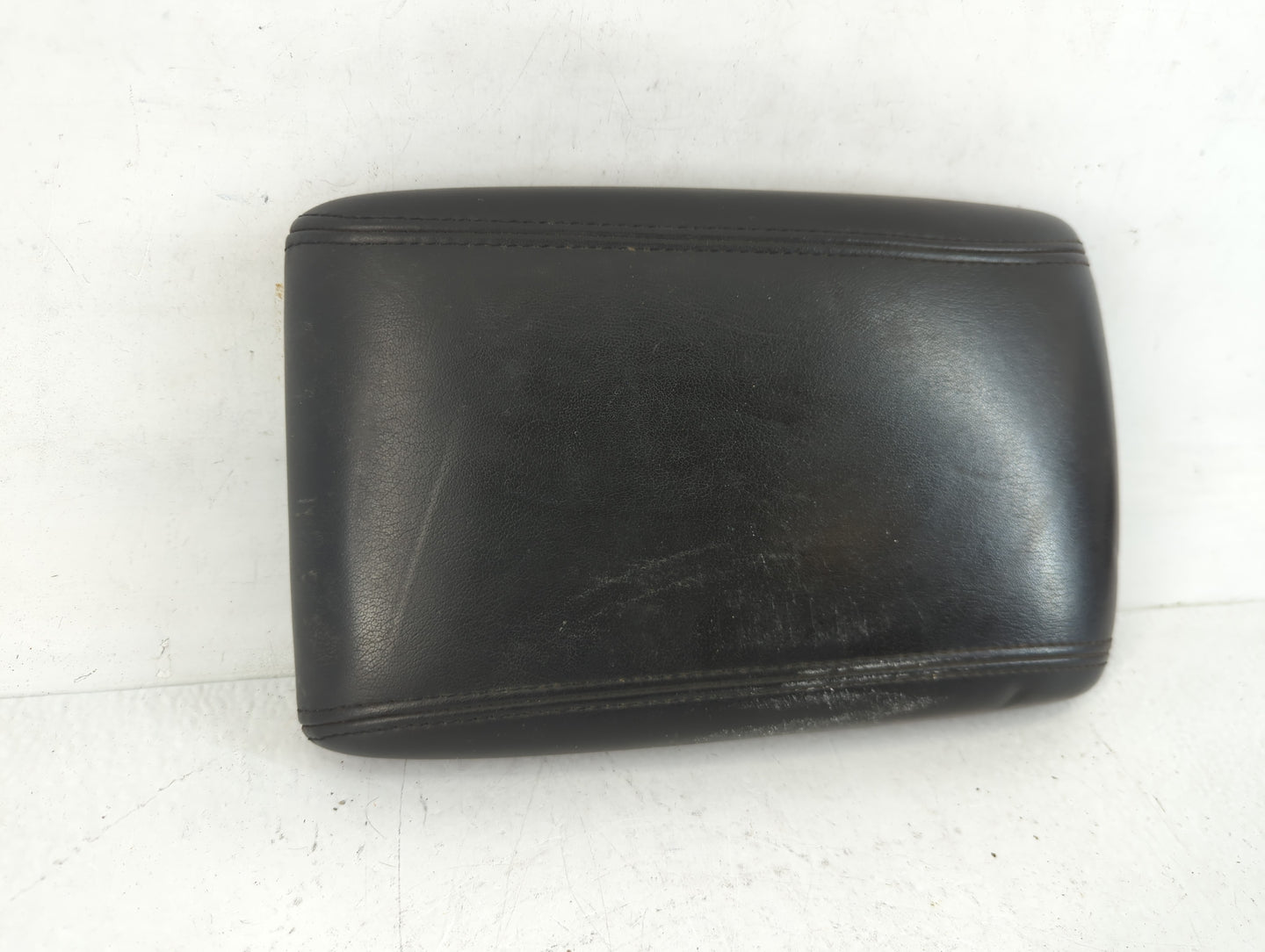 2007 Cadillac Dts Center Console Armrest Cover Lid Fits OEM Used Auto Parts - Oemusedautoparts1.com