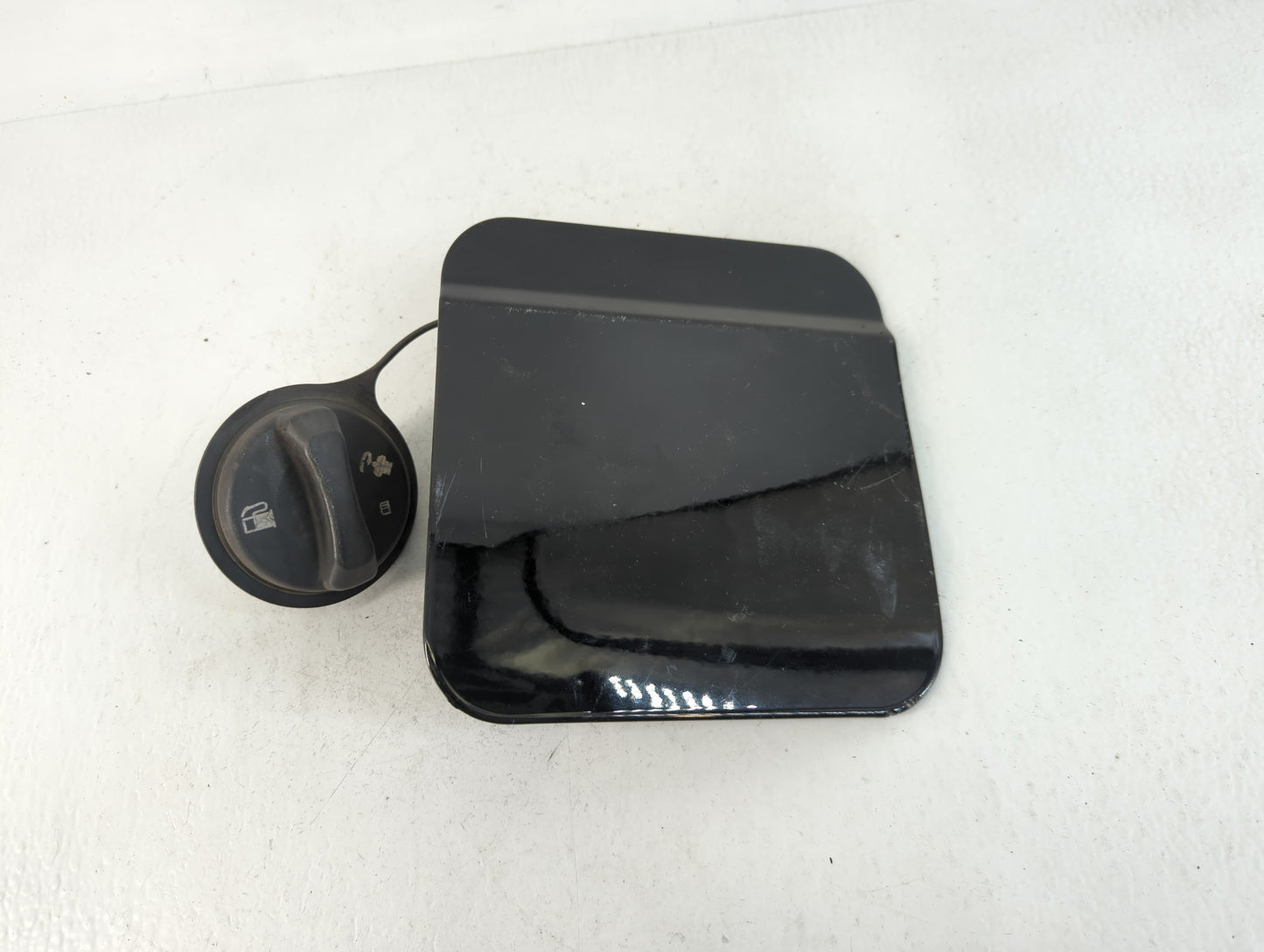2007 Cadillac Dts Fuel Tank Door Lid Gas Tank Black - Oemusedautoparts1.com