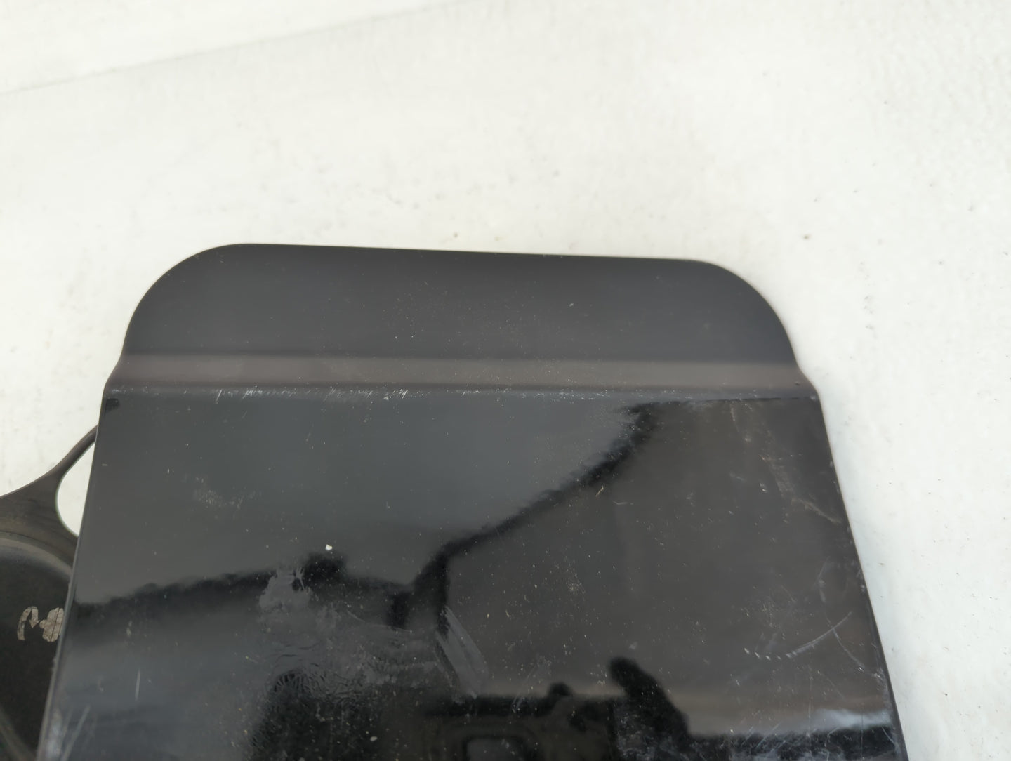 2007 Cadillac Dts Fuel Tank Door Lid Gas Tank Black - Oemusedautoparts1.com